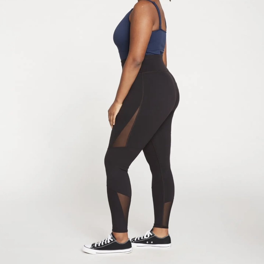 Universal Standard Geo Mesh Leggings - Black, XL